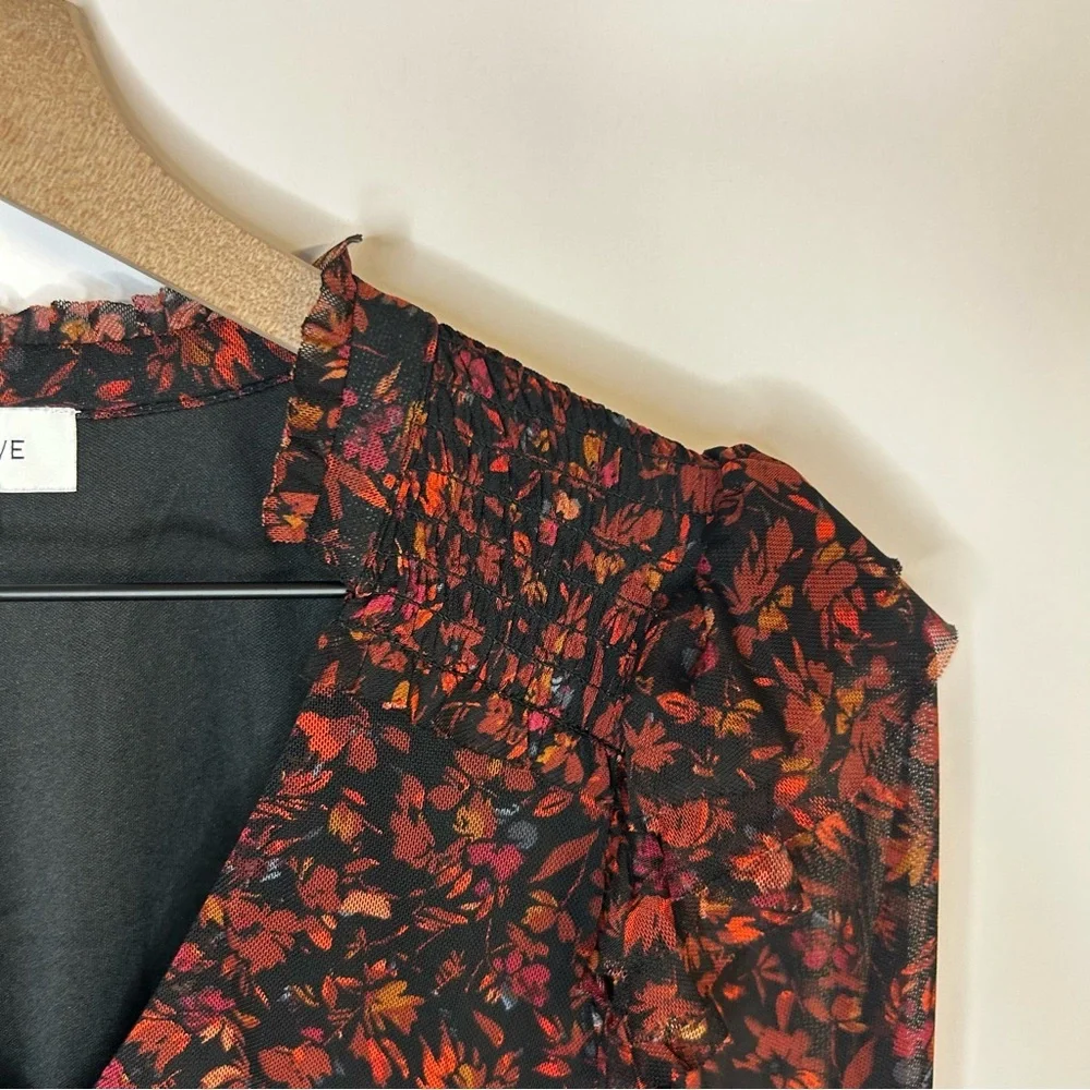 Evereve Koda Mesh Blouse, Size Small, Black Floral V-Neck Top - Picture 5 of 9